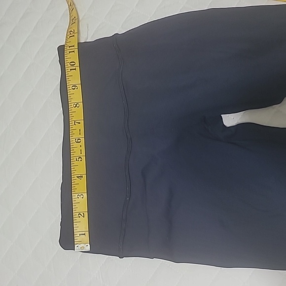 Lululemon Women's Workout Pants Size 4 Navy Blue - Picture 9 of 10